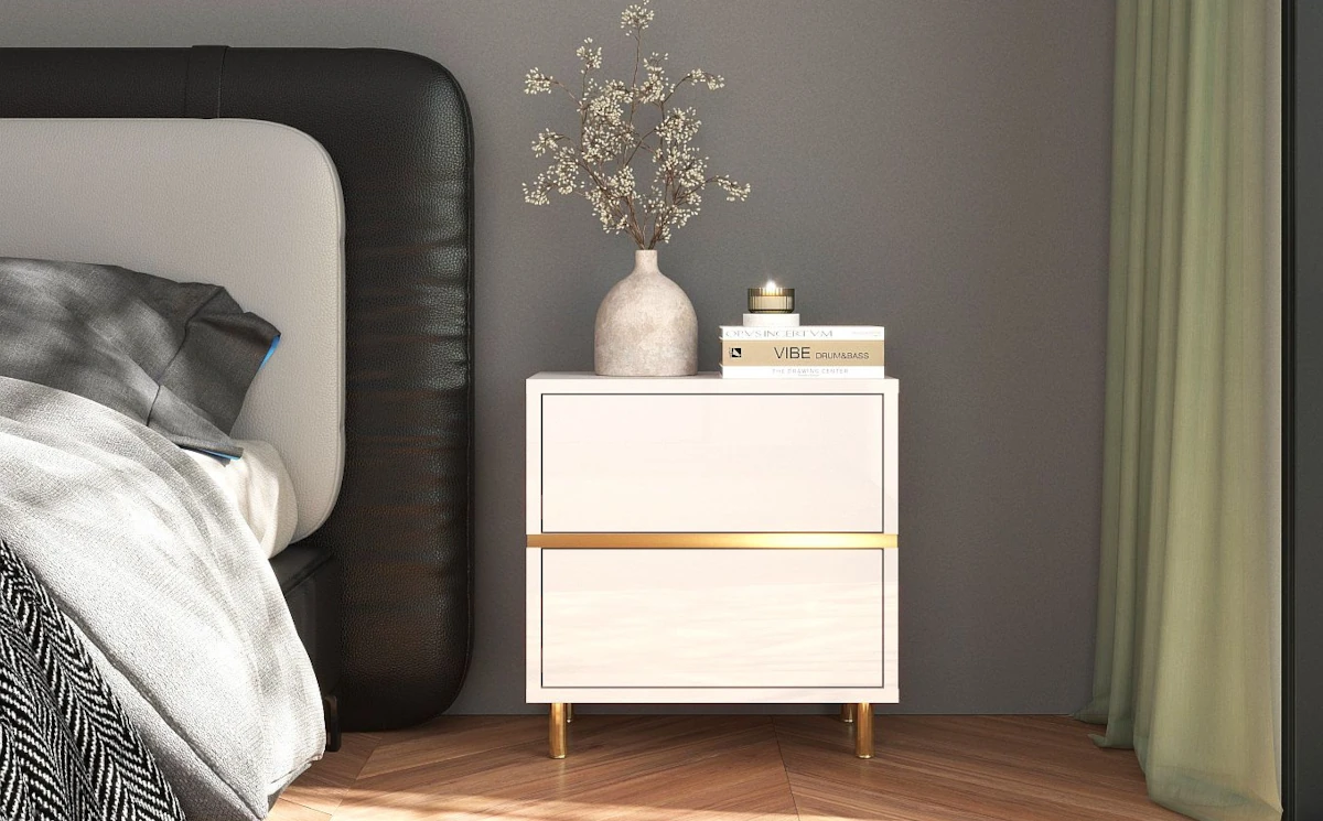 Elegancka biała szafka nocna Dancan MARIKA ze złotymi dodatkami / szer. 49 cm