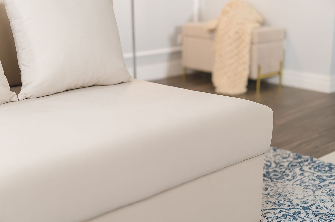 Nowoczesna rozkładana sofa Dancan OLGA z funkcją spania i pojemnikiem na pościel / 4 szerokości + 5 kolorów do wyboru!